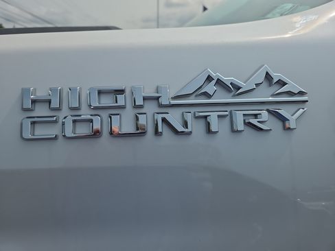 Used 2021 Chevrolet Silverado 2500 High Country w/ Technology Package AWD/4WD image 22