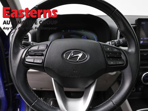 Used 2024 Hyundai Venue SEL FWD image 10