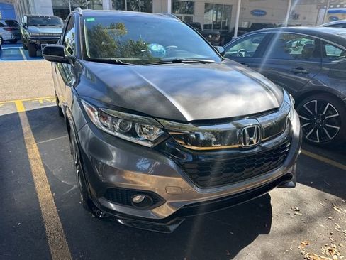 Used 2019 Honda HR-V Sport image 9