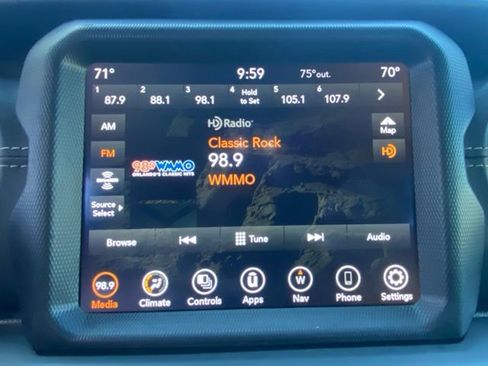 Used 2021 Jeep Wrangler Unlimited Sahara image 21