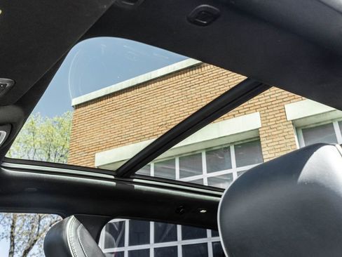 Used 2022 RAM 1500 Limited w/ Body-Colour Bumper Group image 9