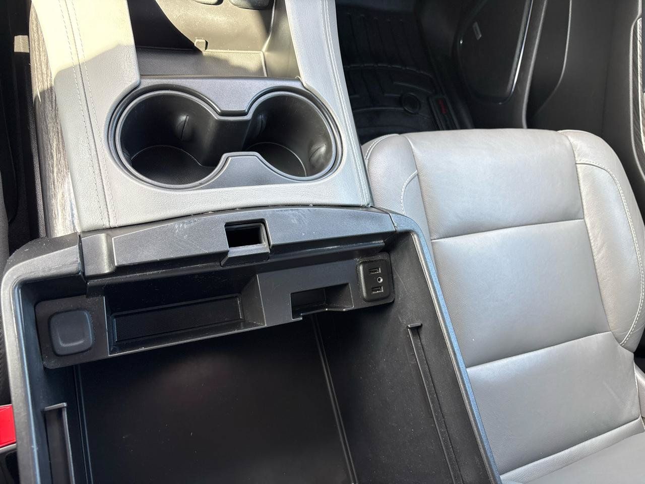 Used 2019 Chevrolet Suburban LT AWD/4WD image 21