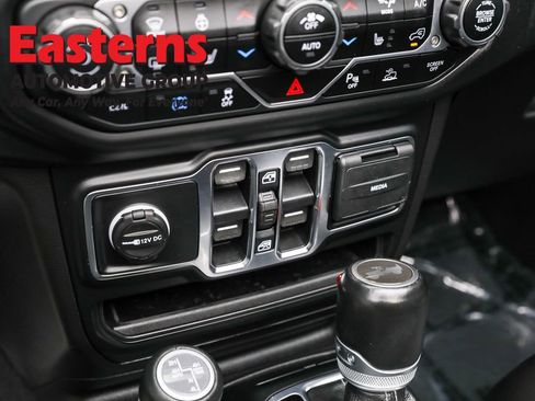 Used 2021 Jeep Wrangler Unlimited Sahara w/ Cold Weather Group AWD/4WD image 21
