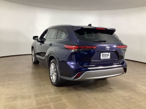 Used 2023 Toyota Highlander Platinum AWD/4WD image 7