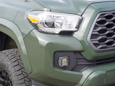 Used 2021 Toyota Tacoma TRD Sport w/ TRD Premium Sport Package image 3