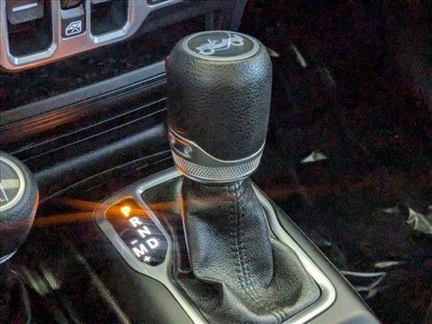 Used 2018 Jeep Wrangler Unlimited Sport S image 11