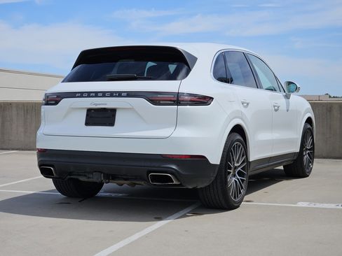 Certified 2022 Porsche Cayenne AWD/4WD image 8