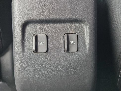 Used 2021 Nissan Kicks SV FWD image 12