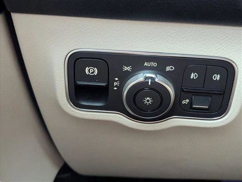 Used 2023 Mercedes-Benz GLB 250 image 7