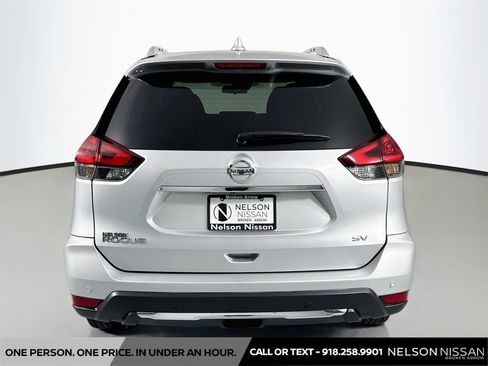 Used 2019 Nissan Rogue SV FWD image 6