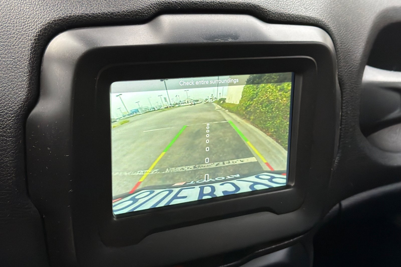 Used 2021 Jeep Renegade Latitude FWD image 24