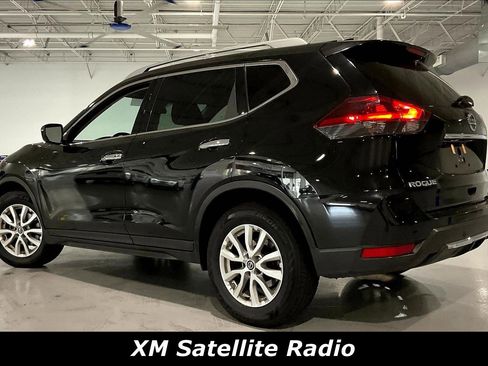 Used 2020 Nissan Rogue SV FWD image 3