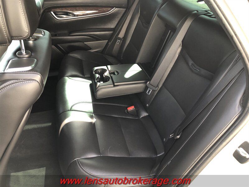 Used 2013 Cadillac XTS Premium FWD image 16