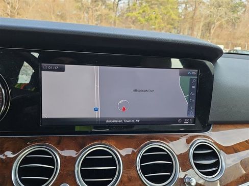 Used 2018 Mercedes-Benz E 300 4MATIC image 6