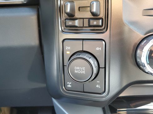 New 2026 Ford F250 Lariat w/ Black Appearance Package image 30