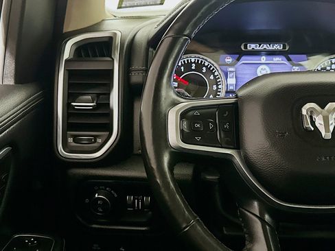 Used 2019 RAM 1500 Laramie image 10