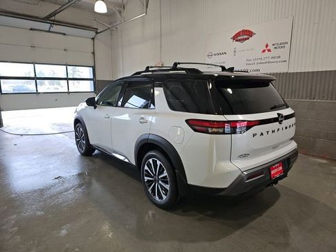 New 2026 Nissan Pathfinder Platinum AWD/4WD image 5