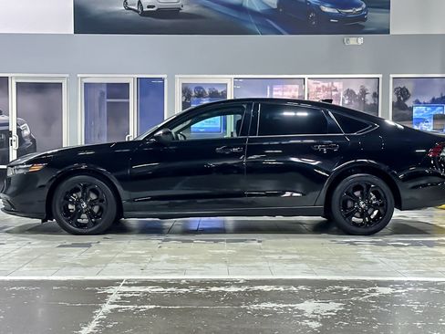 Used 2025 Honda Accord SE image 2