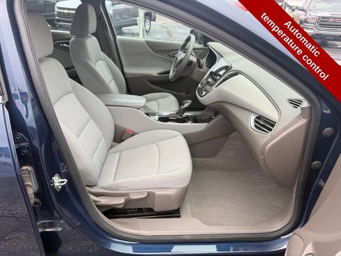 Used 2022 Chevrolet Malibu LT image 35