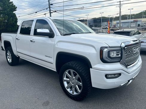Used 2017 GMC Sierra 1500 Denali AWD/4WD image 3