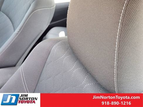 Used 2025 Toyota Corolla LE FWD image 15