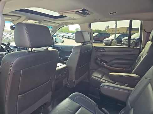 Used 2017 Chevrolet Suburban Premier AWD/4WD image 24