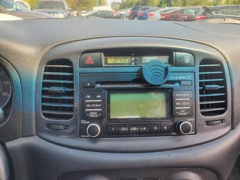 Used 2009 Hyundai Accent GS w/ Popular Equipment Pkg 2 image 17