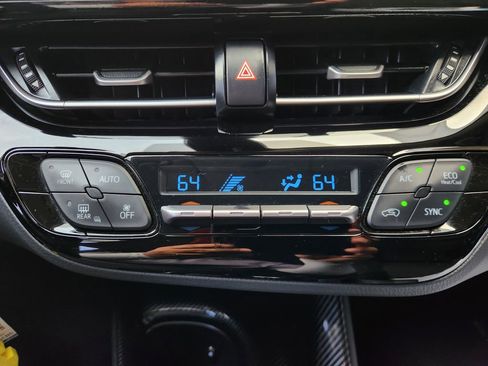 Used 2020 Toyota C-HR LE image 17