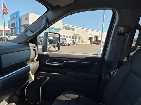 New 2026 GMC Sierra 3500 SLT image 29