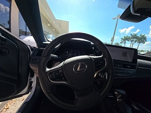 Used 2025 Lexus ES 350 Ultra Luxury w/ Accessory Package (Z2) FWD image 15