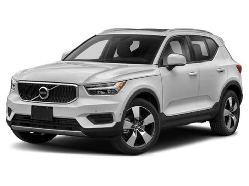 Used 2019 Volvo XC40 T5 Momentum image 1
