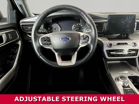 Used 2023 Ford Explorer XLT AWD/4WD image 8