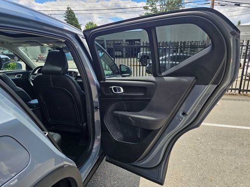 Certified 2023 Volvo XC40 B5 Plus w/ Protection Package Premier AWD/4WD image 13