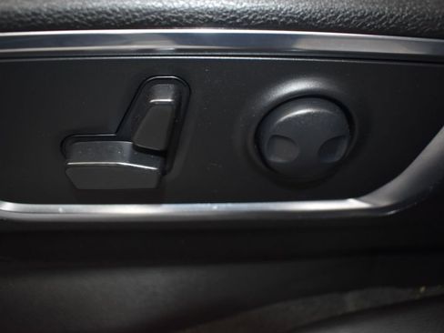 Used 2024 RAM 1500 Laramie image 15