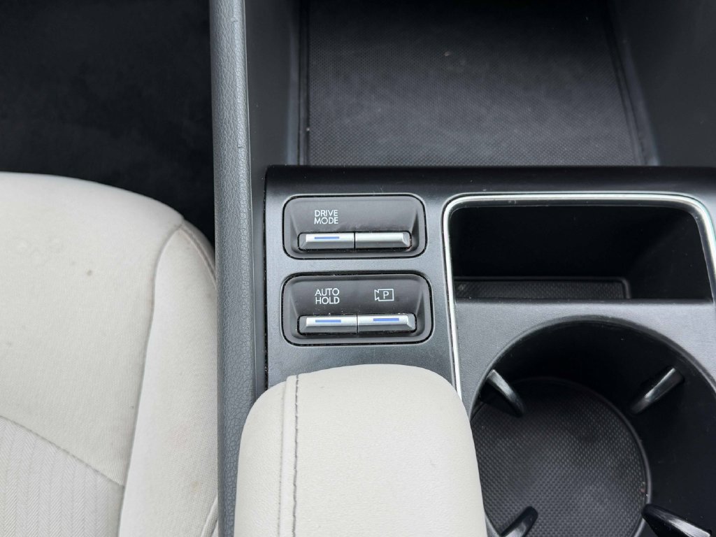Used 2025 Hyundai Sonata SEL FWD image 34