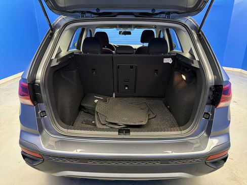 Used 2022 Volkswagen Taos S image 26