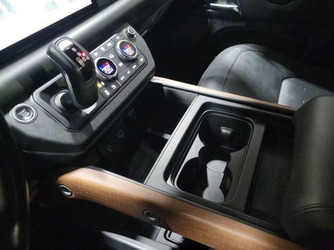 Used 2020 Land Rover Defender 110 X image 17