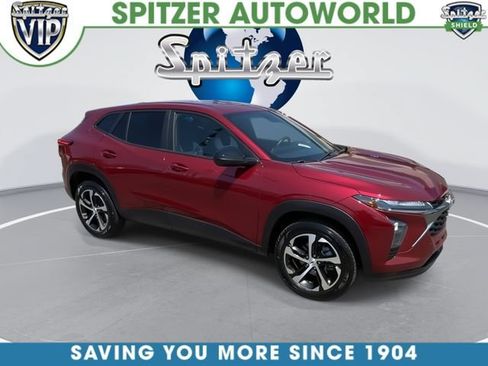 Used 2025 Chevrolet Trax RS w/ Driver Confidence Package FWD image 3