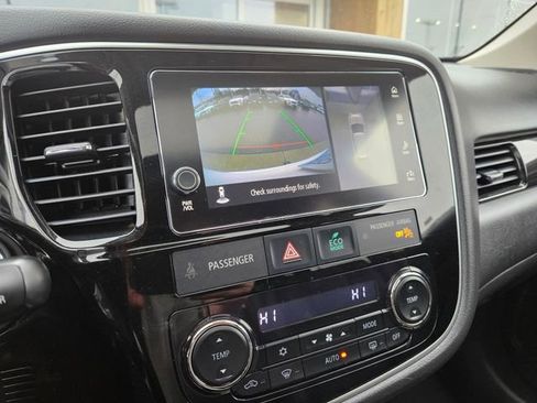 Used 2018 Mitsubishi Outlander GT image 29