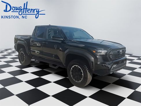Used 2024 Toyota Tacoma TRD Off-Road image 7