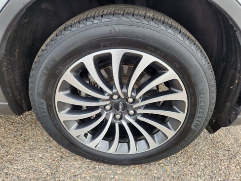 Used 2022 Lincoln Aviator Reserve image 20