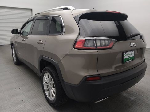 Used 2019 Jeep Cherokee Latitude w/ Cold Weather Group FWD image 5