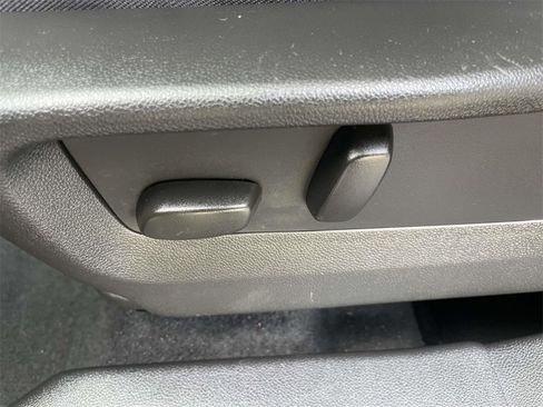 Used 2023 Buick Envision Essence image 14