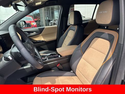 Used 2025 Chevrolet Equinox ACTIV w/ Safety and Technology Package image 11