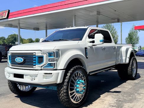 Used 2022 Ford F450 Platinum w/ FX4 Off-Road Package AWD/4WD image 16