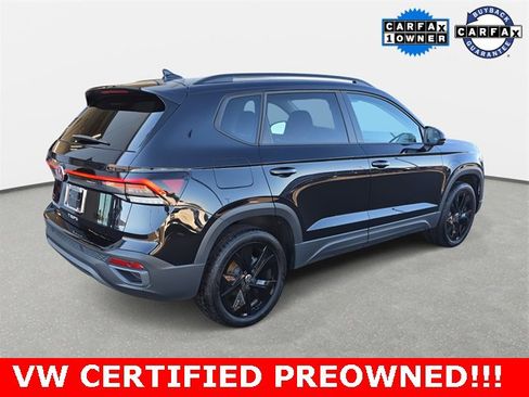 Used 2025 Volkswagen Taos SE image 4