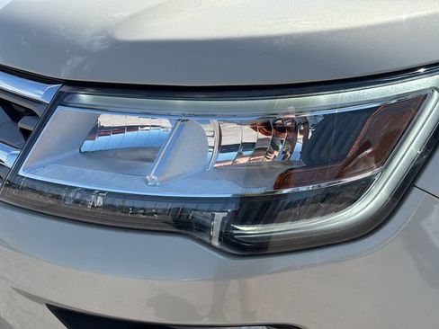 Used 2018 Ford Explorer Limited FWD image 25