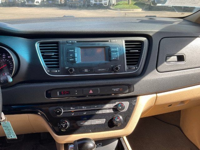 Used 2015 Kia Sedona LX w/ LX Convenience Package FWD image 16