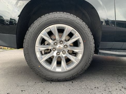 Used 2024 Chevrolet Suburban Premier image 33