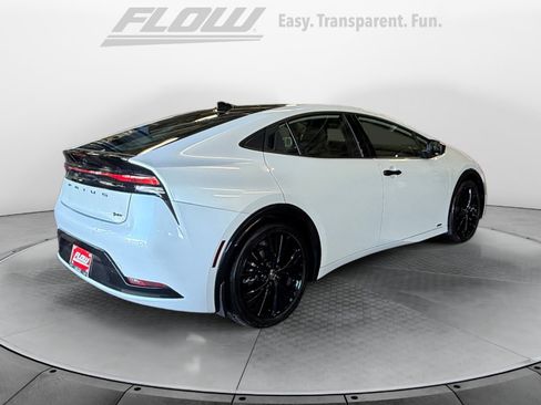Used 2025 Toyota Prius AWD image 9